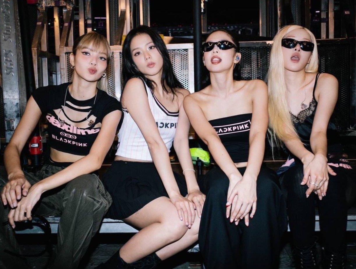左边三只真可爱~~~​​​有人似乎完全搞不清酷拽和欠揍的边界点​​​