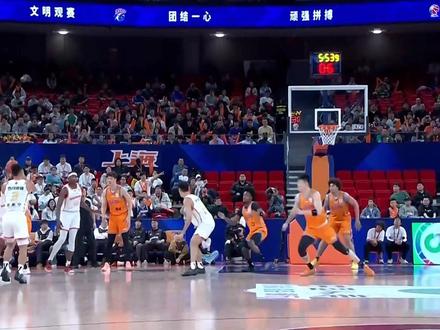 力战洛夫顿砍43分！国产锋线新标杆诞生 国家队实力稳如泰山