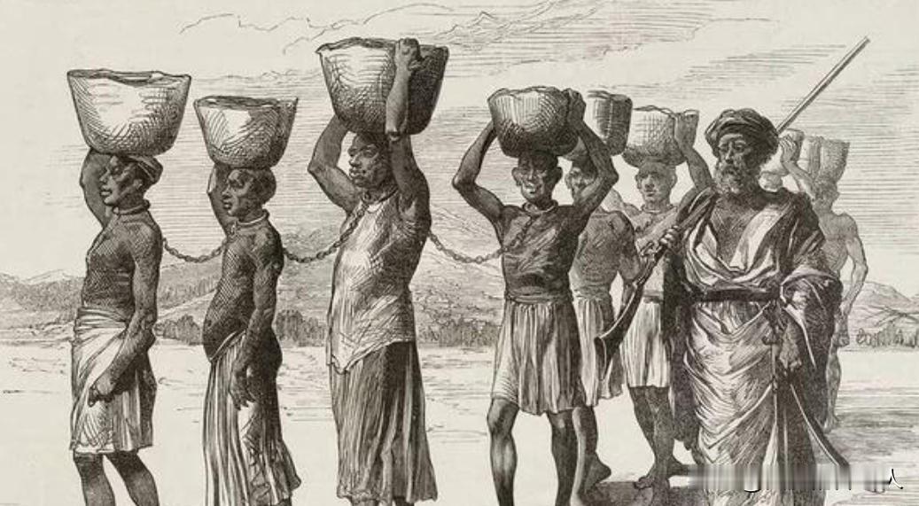 黑奴贸易里，奴隶贩子把黑人扒得精光、让男女挤在一起，表面看是省钱省事，实际上是一