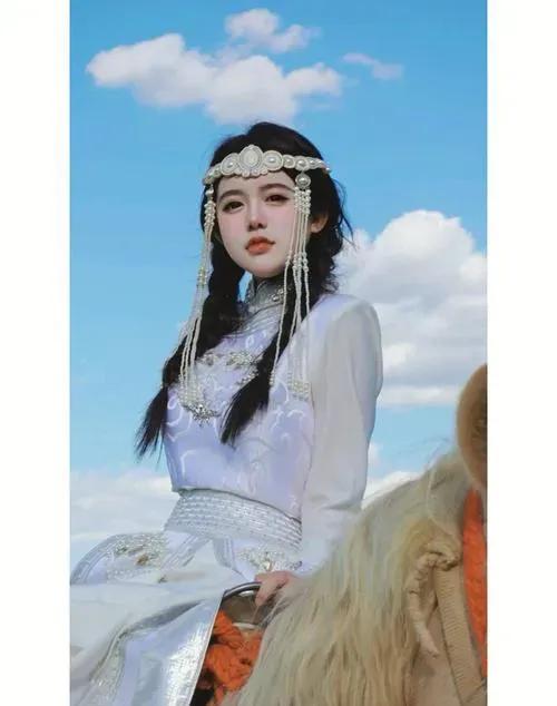 史上嫁得最远的公主，1295年，忽必烈的四女儿阔阔真奉命远嫁波斯国王，由于路途遥