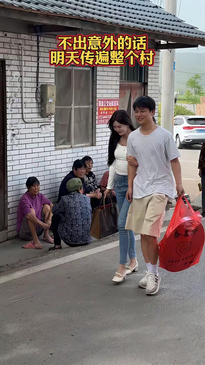 这男的没点眼力见，也不准备点花生，瓜子，糖。