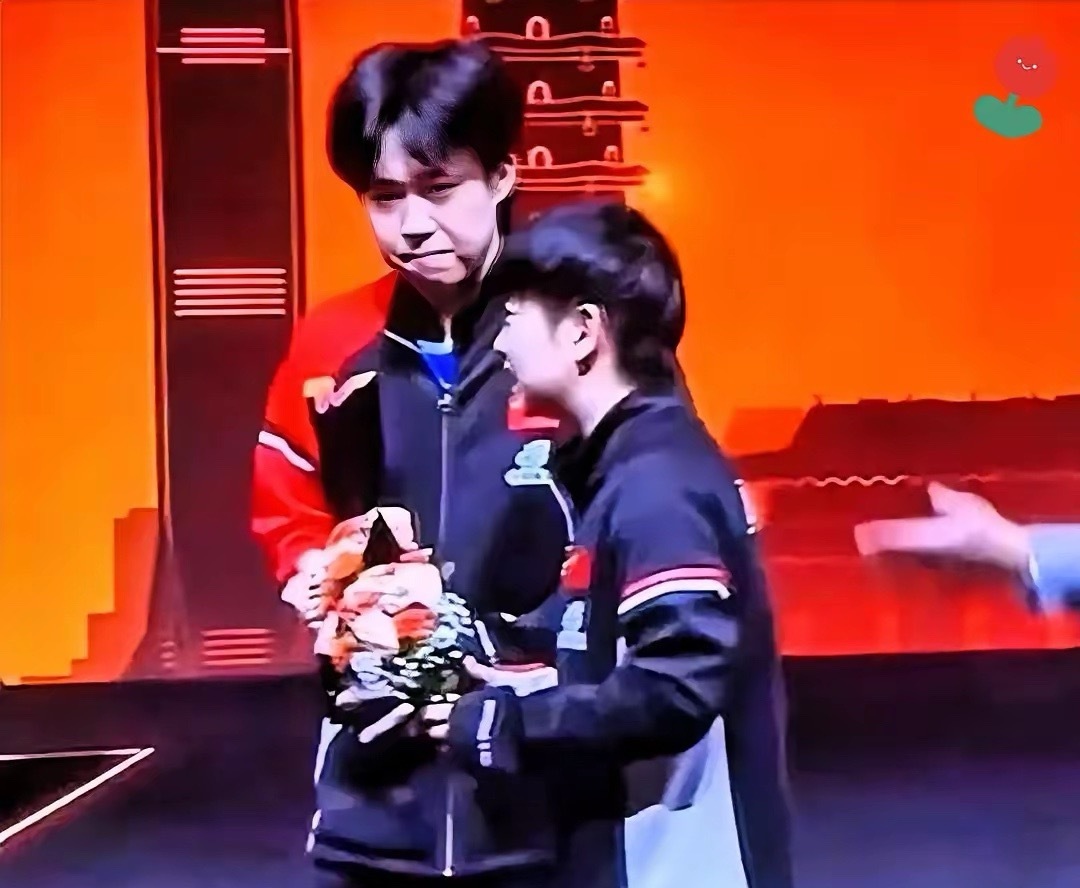 退役冠军酒后直言楚钦莎莎早是超越爱情的友情混双赛场的肝胆相照看哭了！大头其实伤得