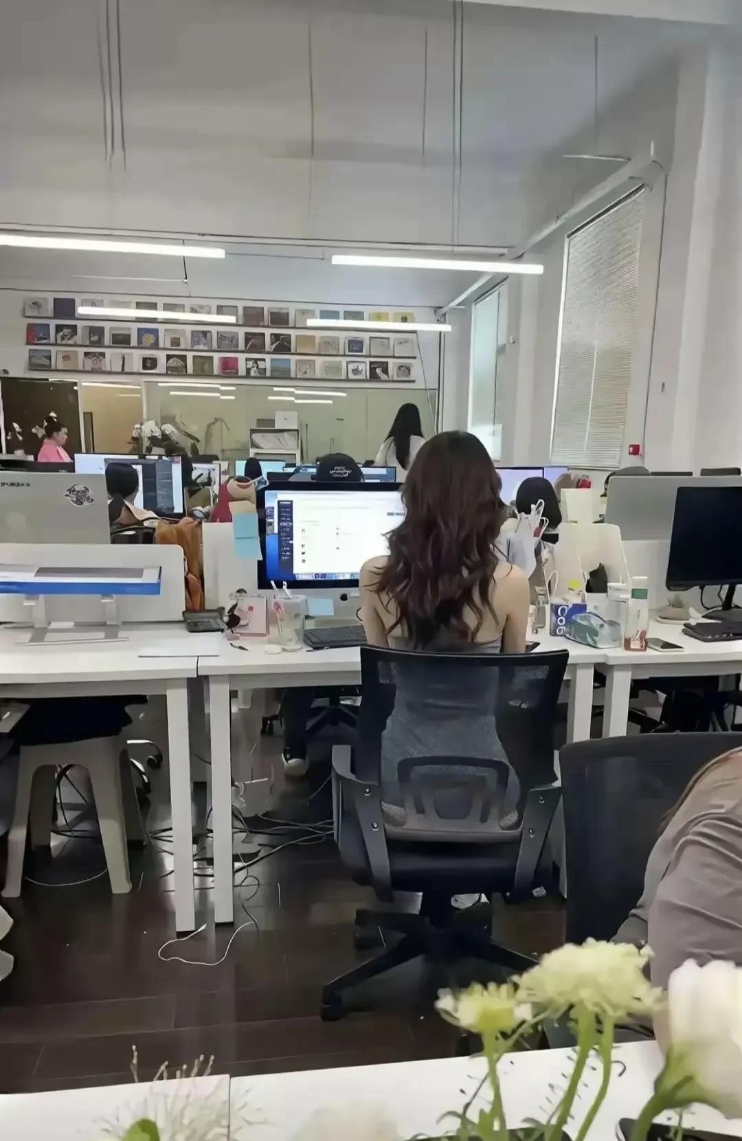 这个工位上班应该不会打瞌睡吧？