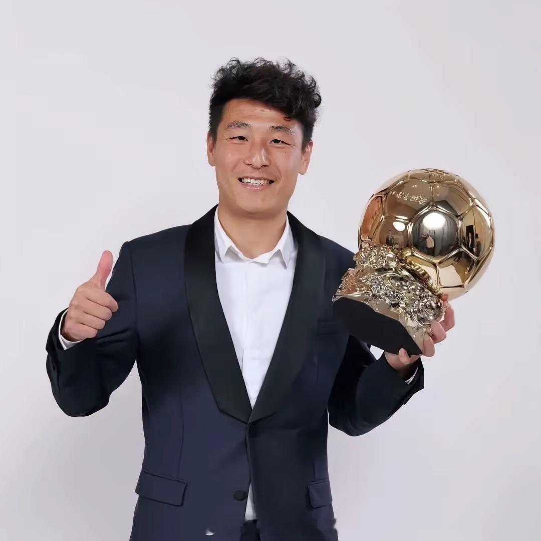 离了武磊就不开席了？怎么的少了武球王的中超就不选2025年中国足球先生了吗？真是