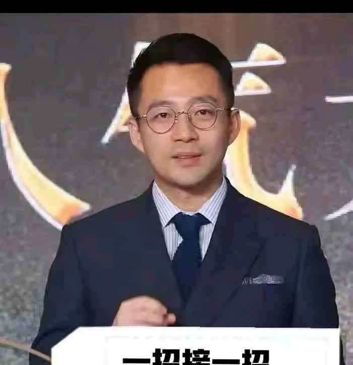 心疼汪小菲，左一个爆料，右一个爆料，这婚礼还能愉快的举行吗。近日
