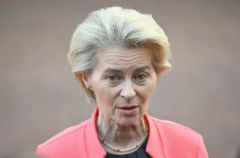 美欧贸易协议落下，欧洲要过苦日子啦！美国和欧盟的贸易协议达成了，不过可不是什么
