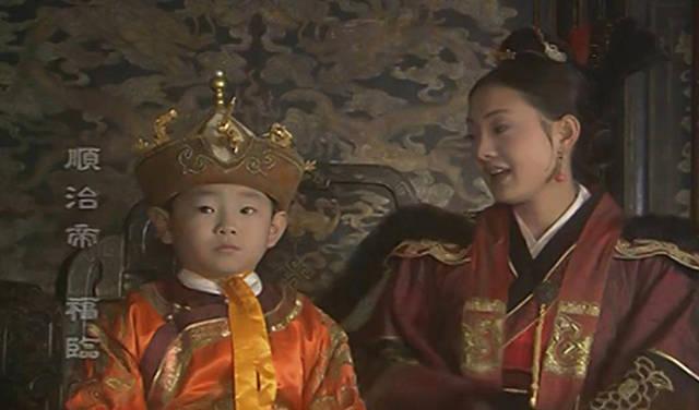 一个包衣奴才，亲王派兵上门把他妻子抢走，他照常入朝，满脸平静，没人能看出喜怒。