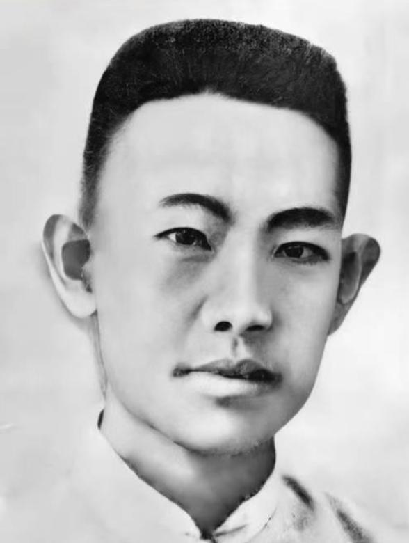 1952年毛主席视察青岛，听闻一大代表王尽美母亲在世，当场下达严厉命令：老人家有