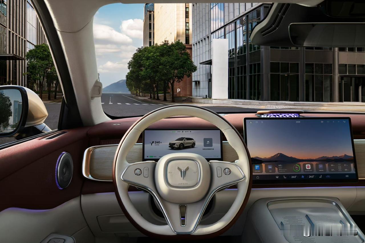 朋友们，有没有觉得20万级的纯电汽车市场越来越“分裂”了？有的车各项数据看起来不