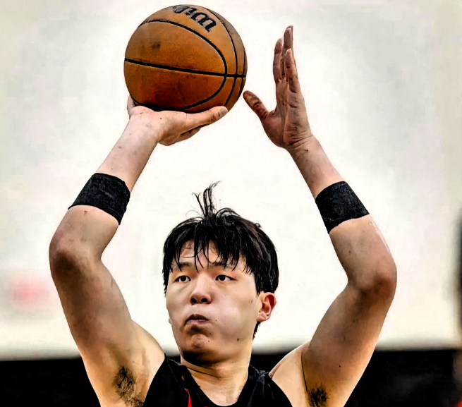 杨瀚森说出了心里话，句句在理！小杨今日接受记者采访，被问到NBA的训练模式和