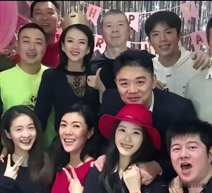 章子怡过生日，阵仗是真不小！刘强东夫妇、冯小刚、刘国梁、苏芒，李云迪都来了，