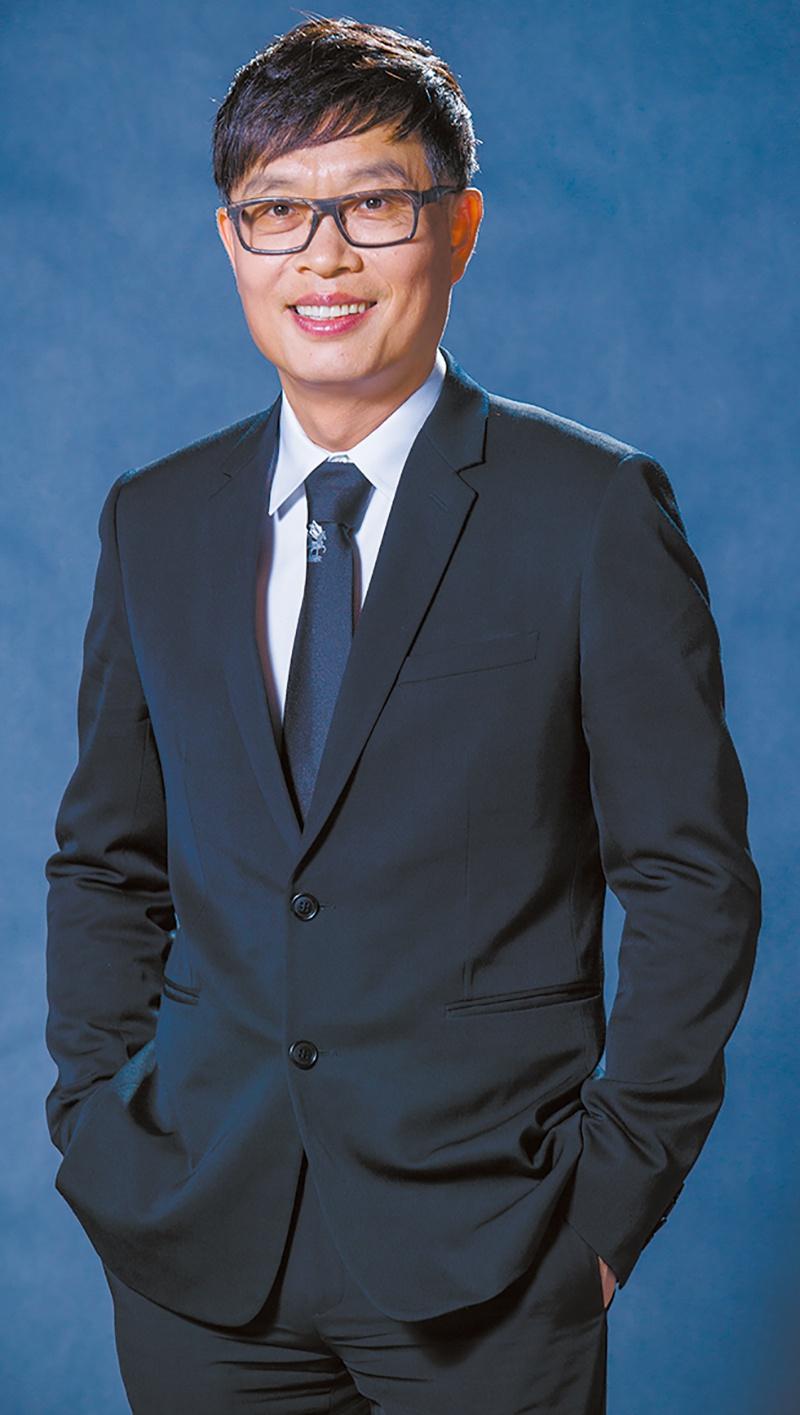 方洪波icon属于职业经理人典范了，这么多年带着美的成了中国第一的家电企业了。