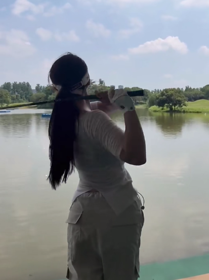 体验一下有钱人打高尔夫的感觉