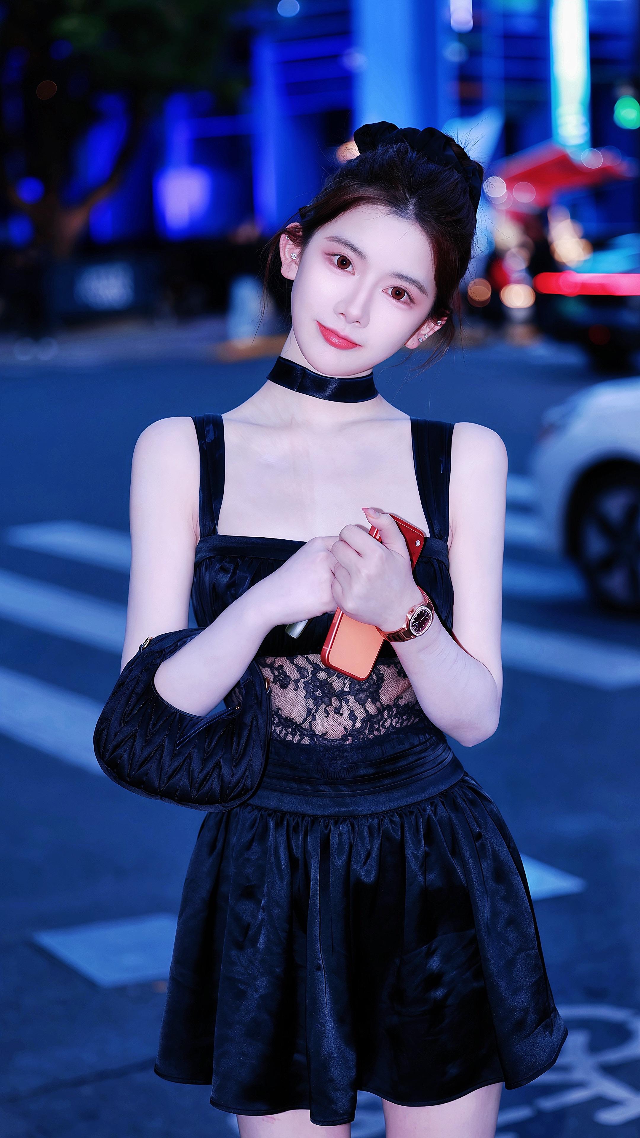 上海街拍｜小李。 ，成都美女，19岁上戏大二表演系，168