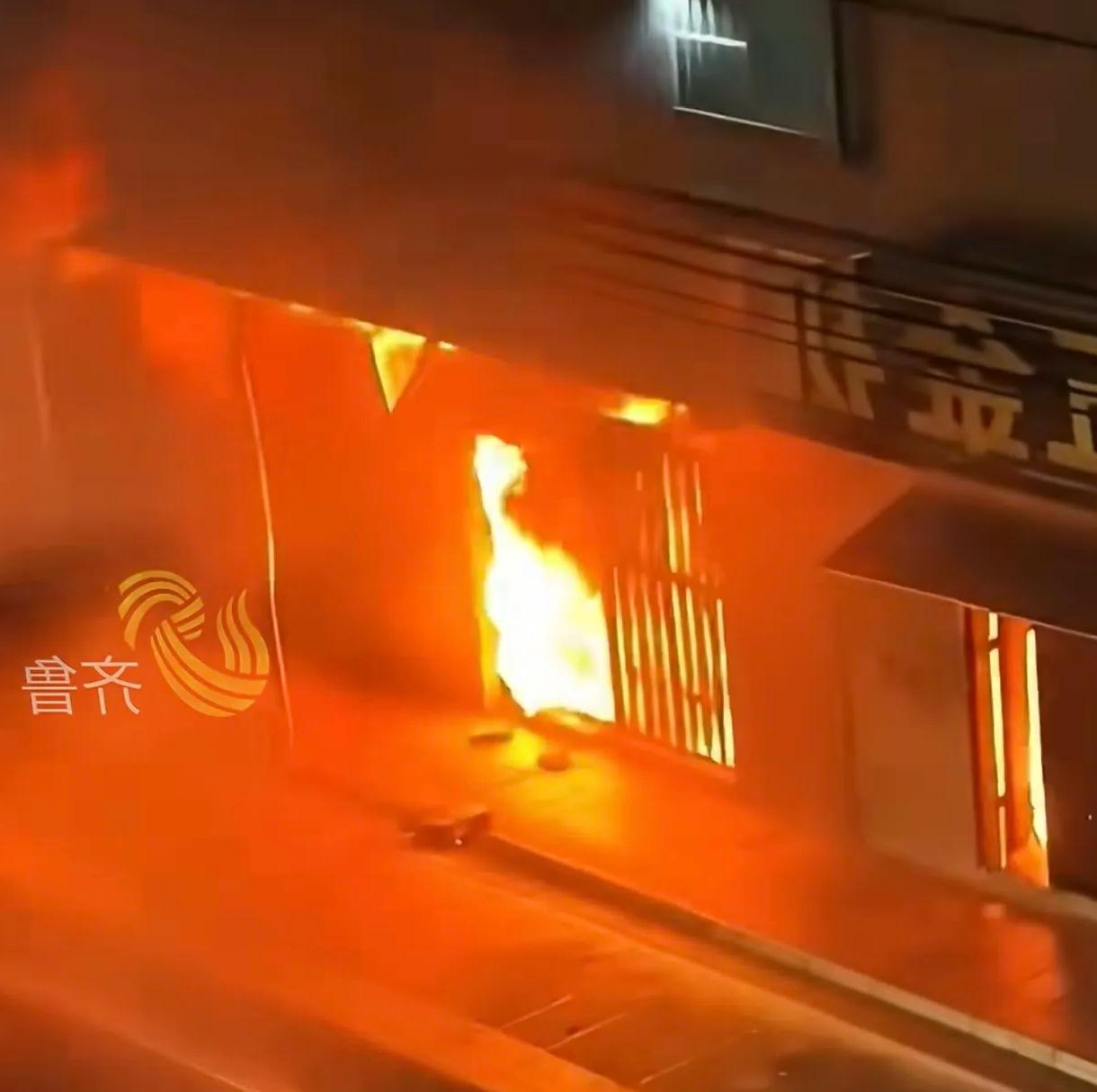 谁能懂汕头火灾里那位大哥的痛？一夕之间，奶奶、爸妈、弟弟弟媳还有几个可爱的孩子，