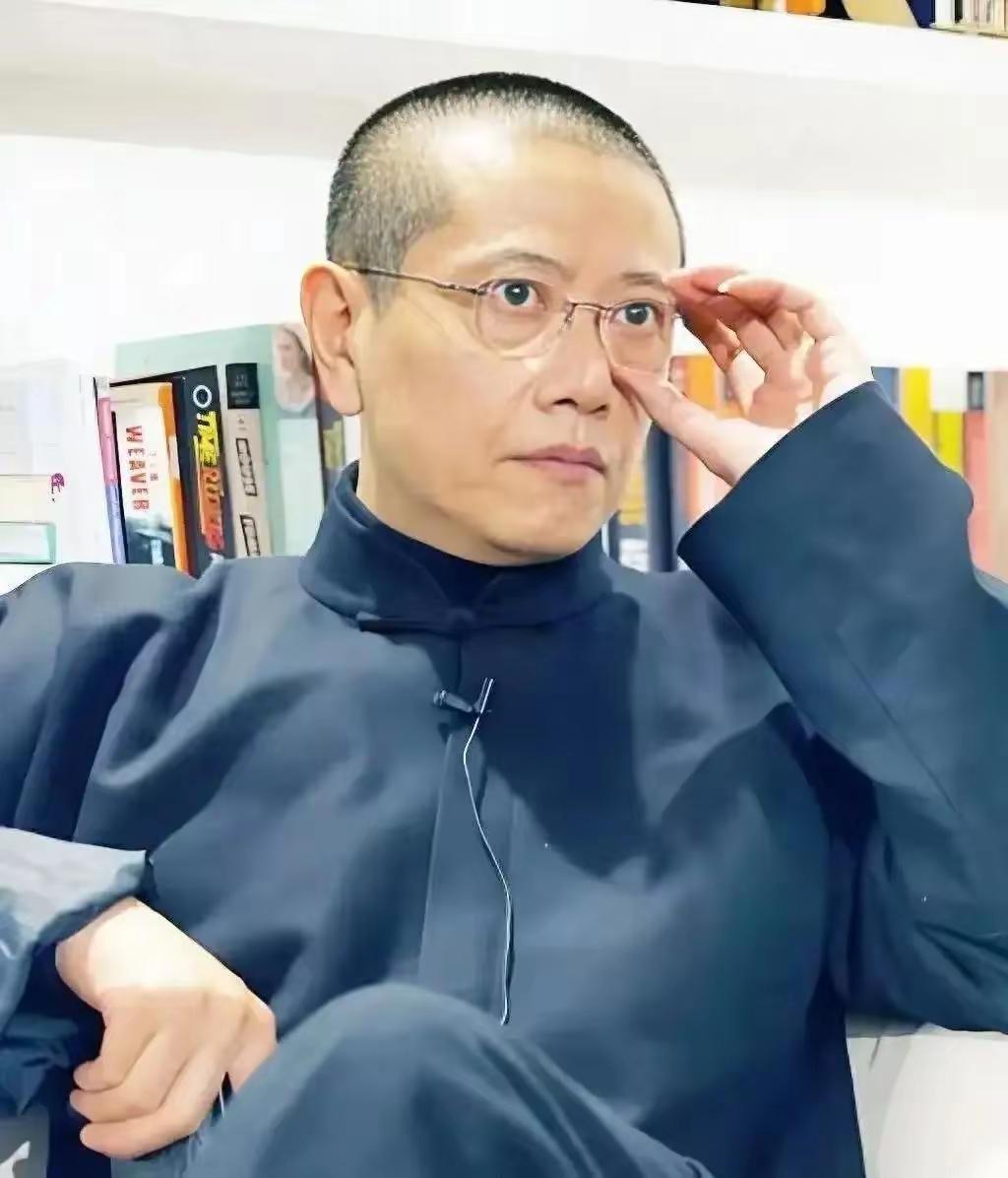 看到文化名人陈丹青最近絮絮叨叨地诉苦，说他那个在美国长大的女儿，47岁了，不结婚