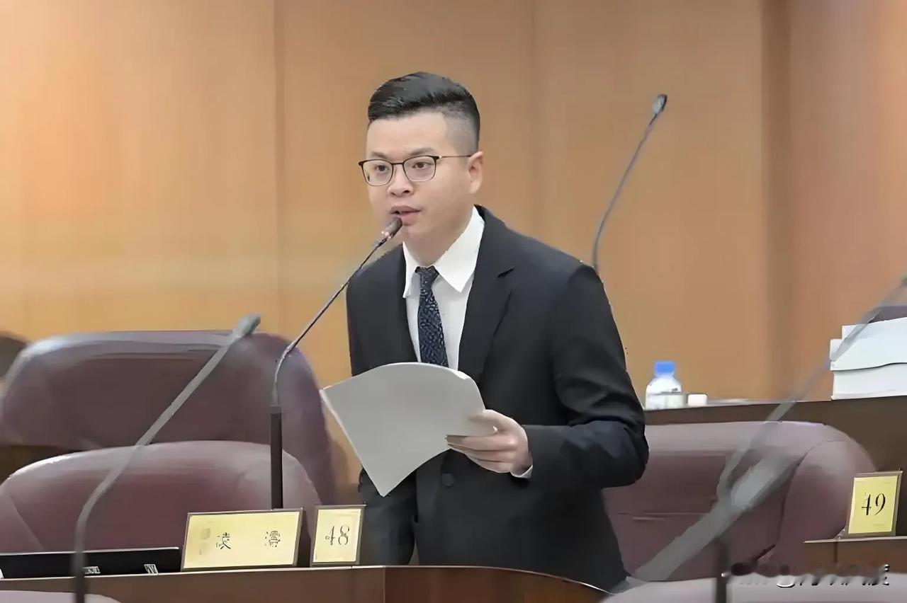 战将凌涛不忍师父被骂，感叹：战成这样，骂成这样，8.23后朱立伦团队已进入准交接