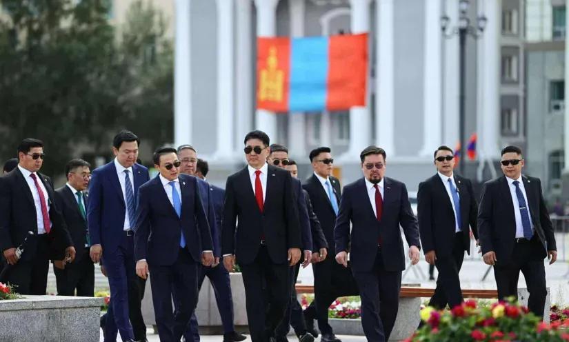 蒙古国政界参拜成吉思汗，庆祝建国2234周年！蒙古帝国建立819周年。外蒙古现在