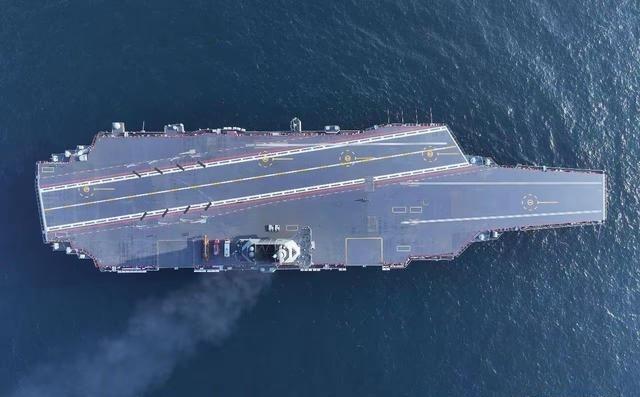 福建舰服役，老泪纵横。当我们只有一艘航母时，他们说我们威胁地区安全；当我们拥有两