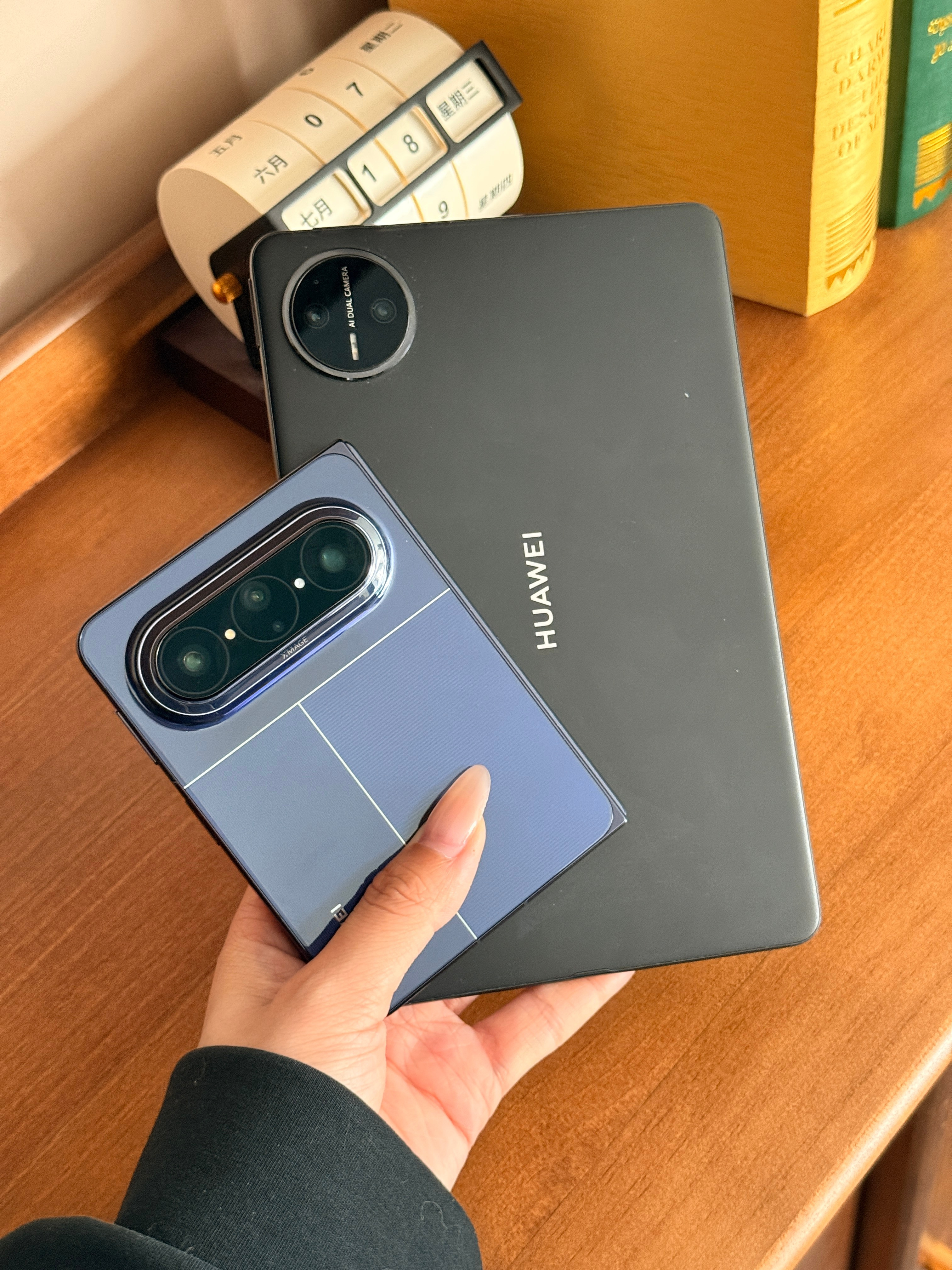 华为PuraXMax展开之后的视觉效果已经和华为华为MatePadMin