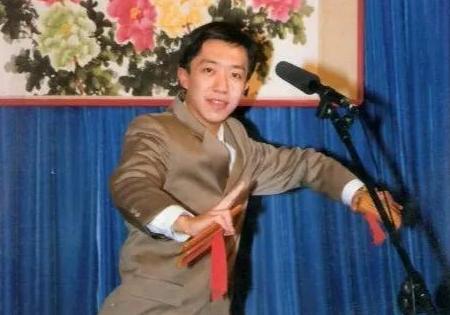 其实，李菁的离开，可以从于谦的身上找到原因。在德云社的漫长历史中，2010年