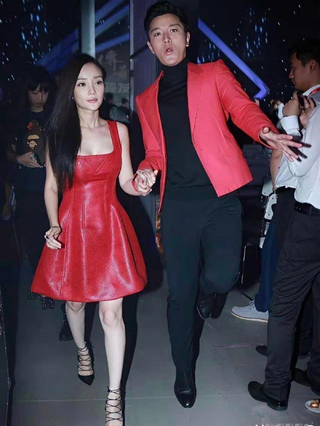 每当压力大的时候可以看看李小璐和贾乃亮这张图​