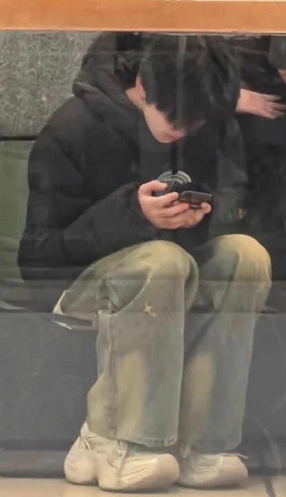 又翻到一张今年年初被偶遇的函函就好可爱呀​​​