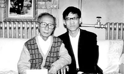 溥仪的叔叔载涛有一妻三妾，1950年，《婚姻法》要求夫妻为一夫一妻制。载涛可为难
