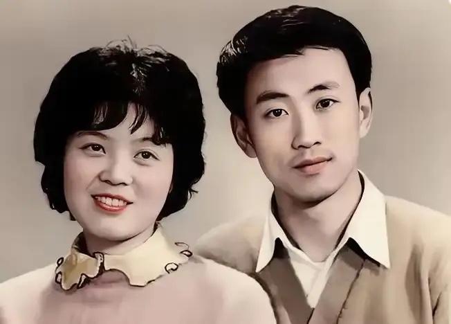 1977年，知青刘小勇考上大学。临走前夜，17岁王爱娟含泪解开衣扣：“小勇哥，你