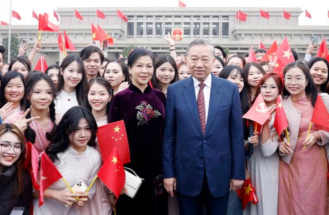 成了，越南答应中国了。北京时间4月15日，中越双方举行了会谈，最终顺利谈妥，双方