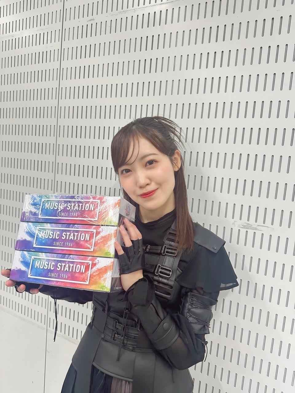 里奈「黒衣装好き📸🖤」