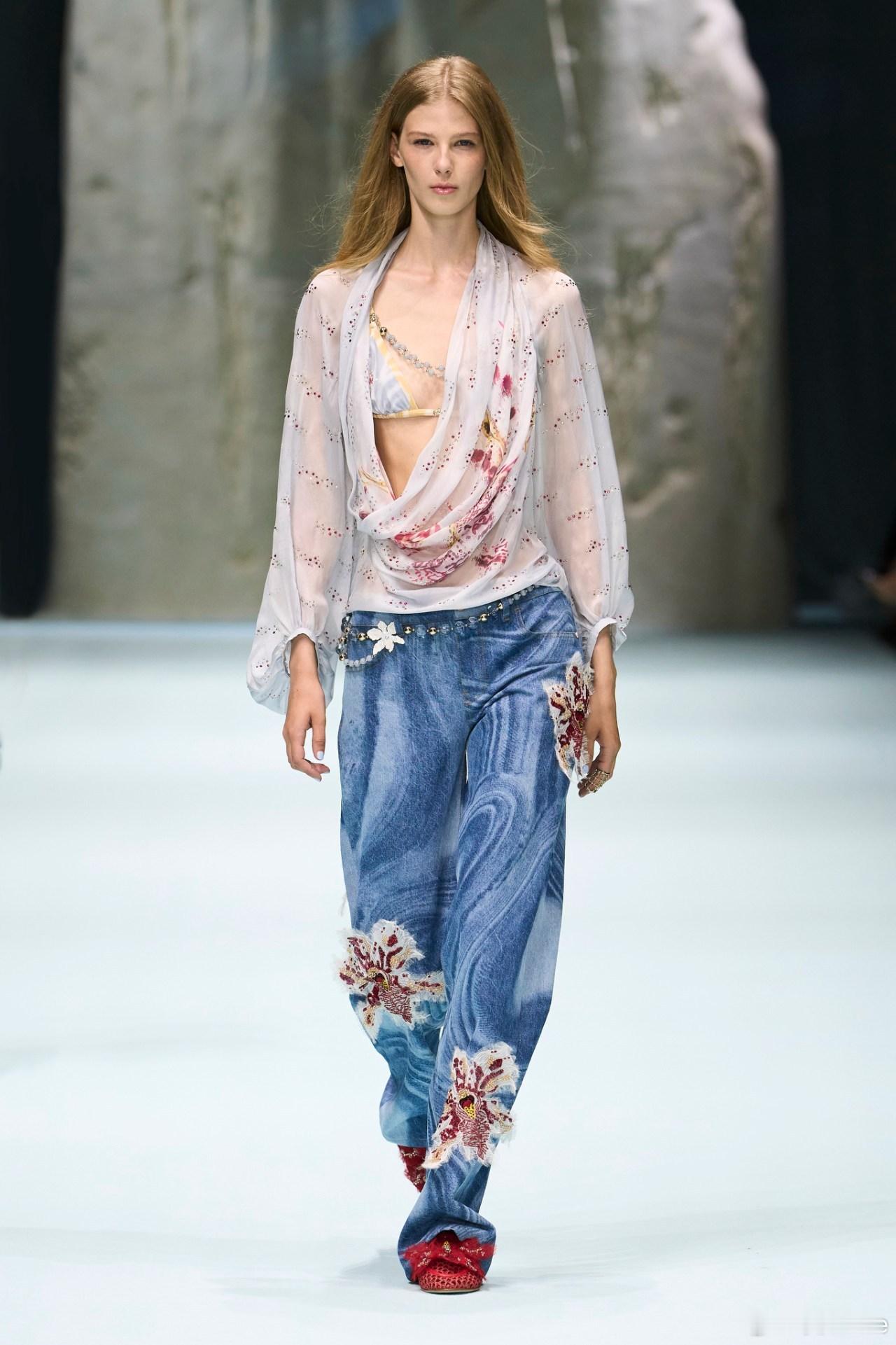 runwaymfw2027春夏时装周GennySpring2027Rea