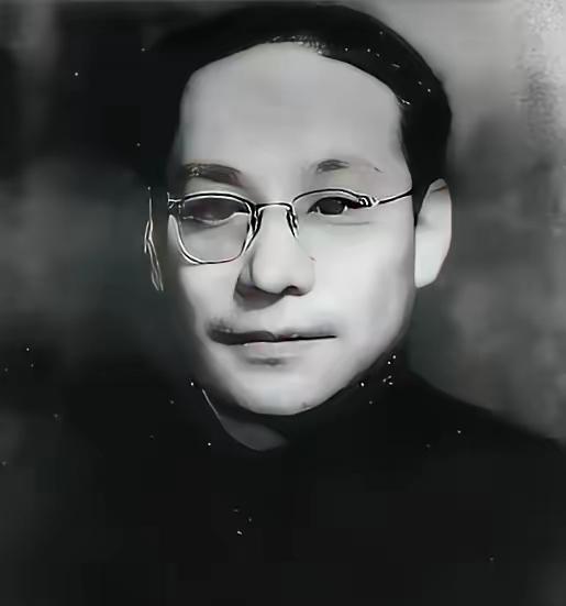 1940年，打入日伪内部的刘人寿，正用电台给党组织发报，几名日军突然冲了进来，他