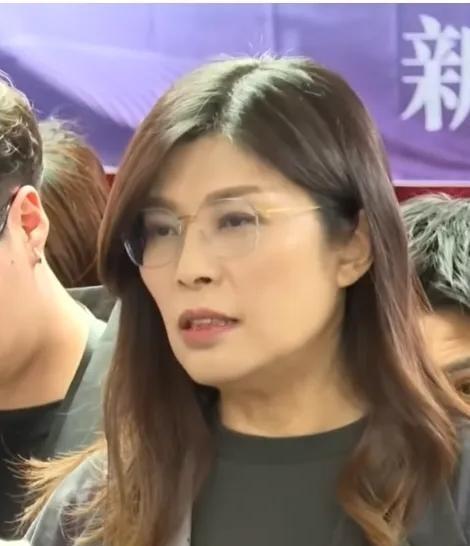 国民党又开始玩新套路了！副主席李乾龙在金门党庆上透了个大消息：主席郑丽文已经拿到