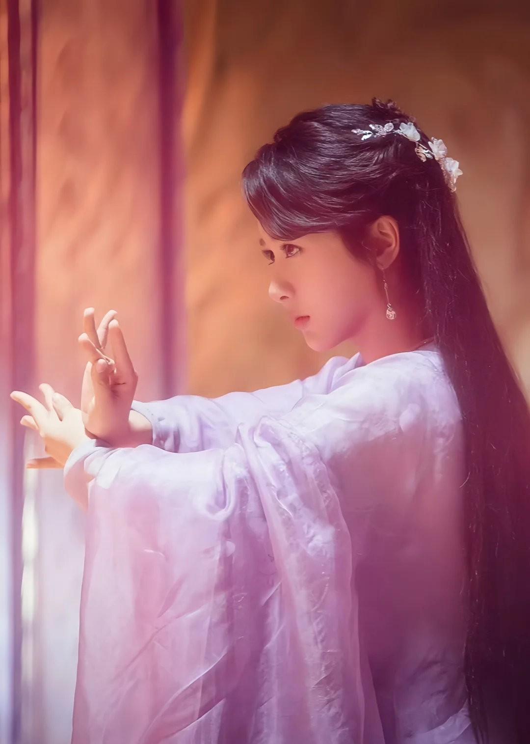 谁给爱奇艺出的主意，这时候限免杨紫的《香蜜沉沉烬如霜》简直就是一个营销鬼才啊。