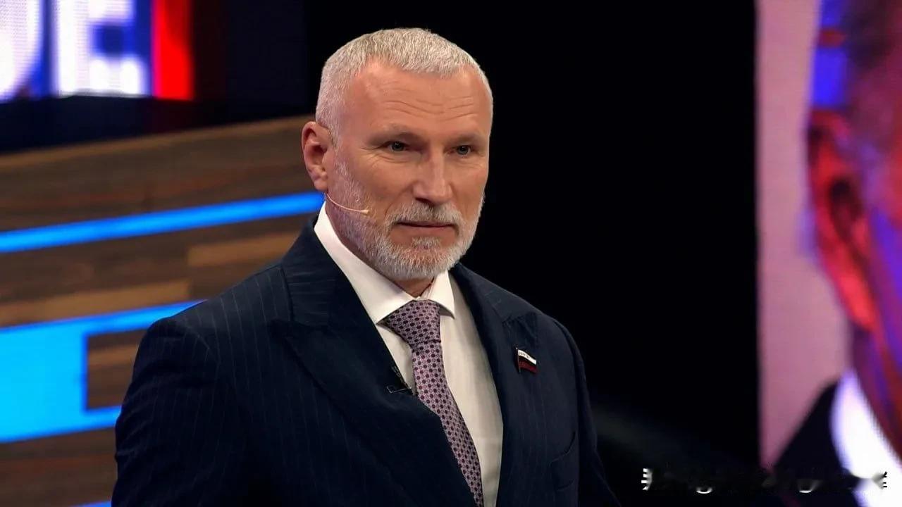 美军扣押俄罗斯油轮“马林纳”号的举动，瞬间点燃了俄方的怒火。俄罗斯国家杜马