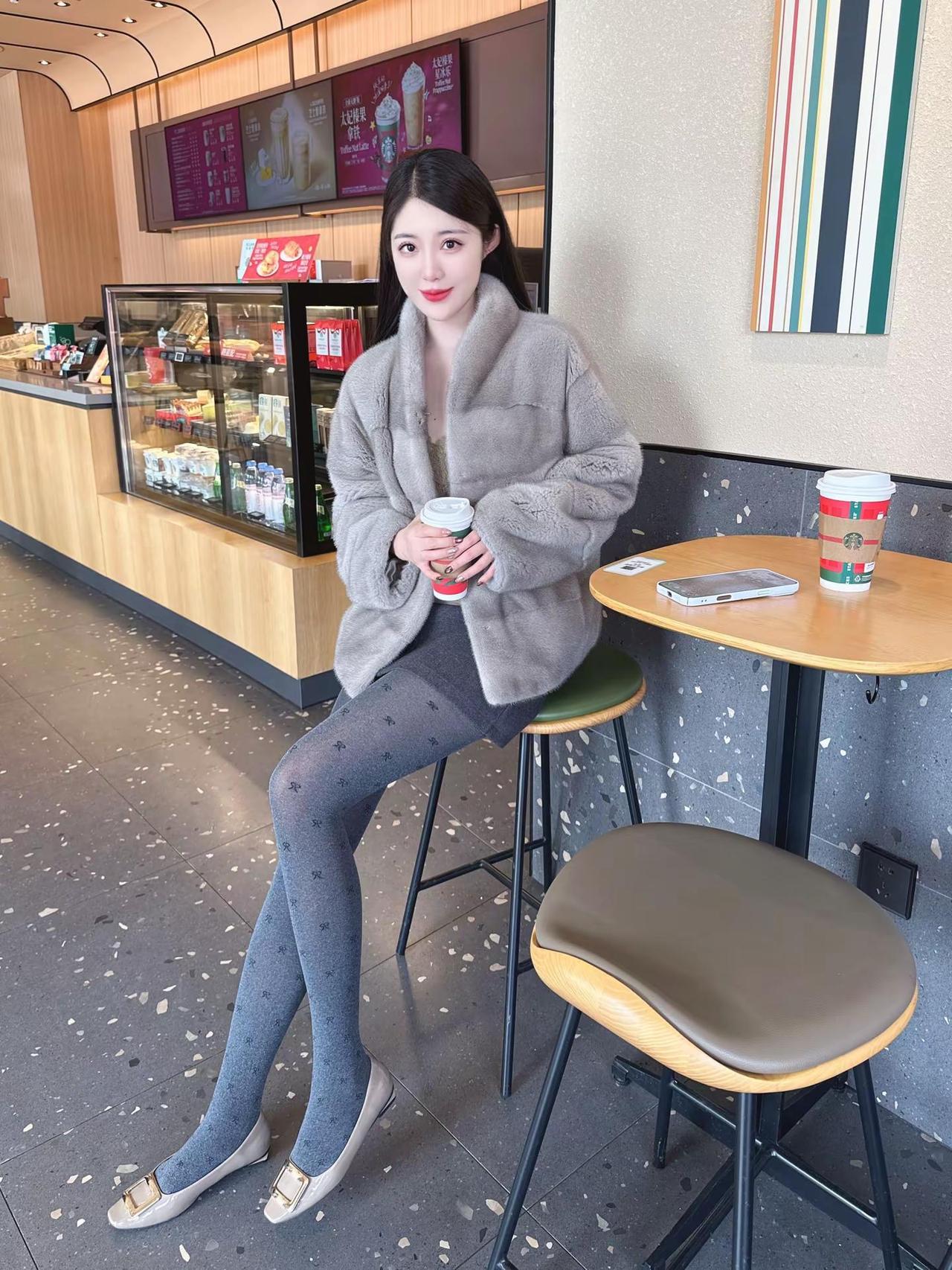 甜妹的尽头是姐姐创作者中心创作灵感过年穿什么