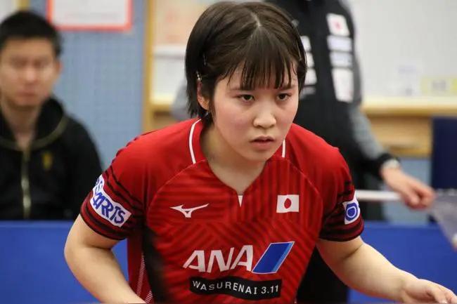 平野美宇立大功！乒超总决赛，深圳大学与上海龙腾展开争夺。由于在单打中蒯曼和覃予萱