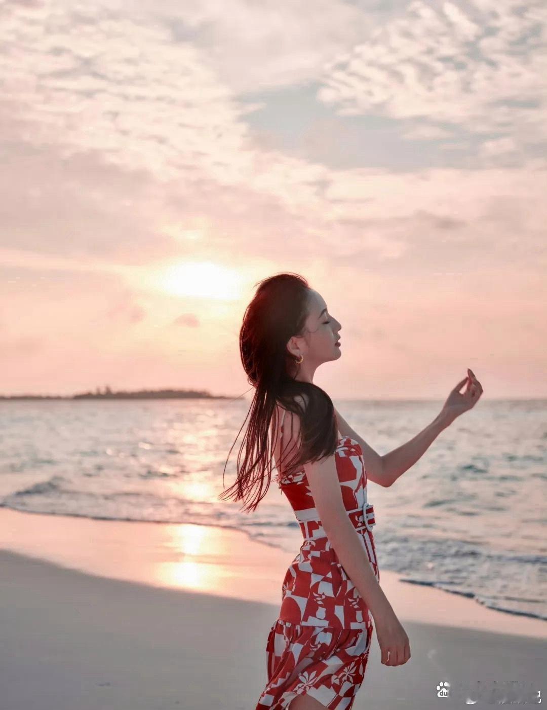 佟丽娅超绝大长腿，美翘臀，也太美了吧