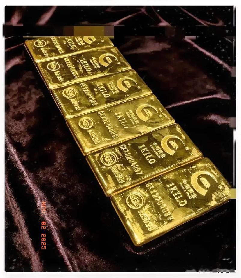 一觉醒来，发现金价又失控了！不是因为跌到了800多，而是今天……金店为什