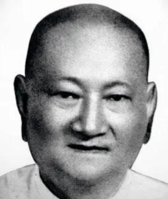1949年，上海胜利后，我党准备清算青帮老大。助手问陈老总:“还有个叫顾竹轩的怎