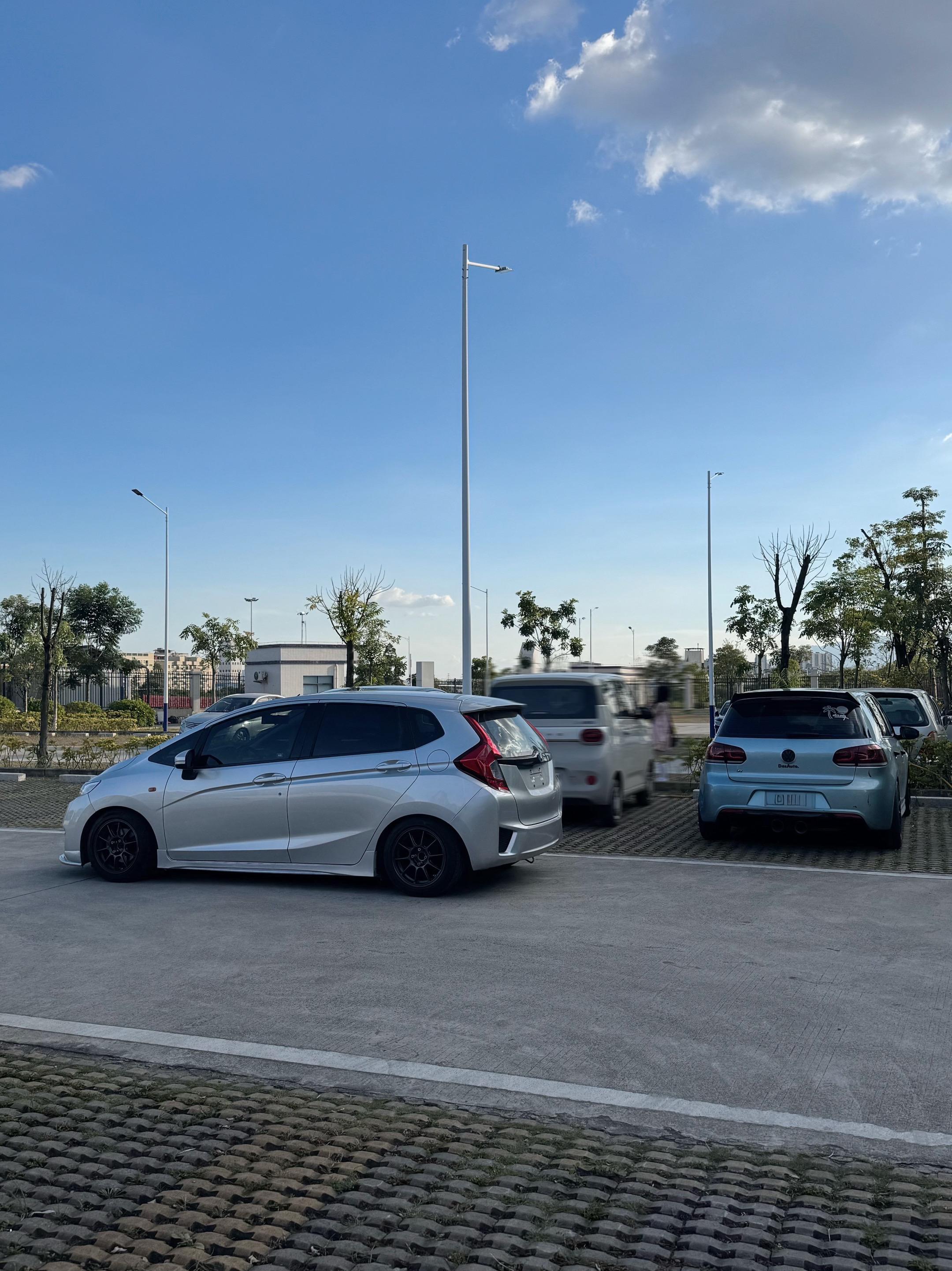 从高尔夫换到飞度 他们都说我疯了。上一台golf由于种种原因提前离开了...