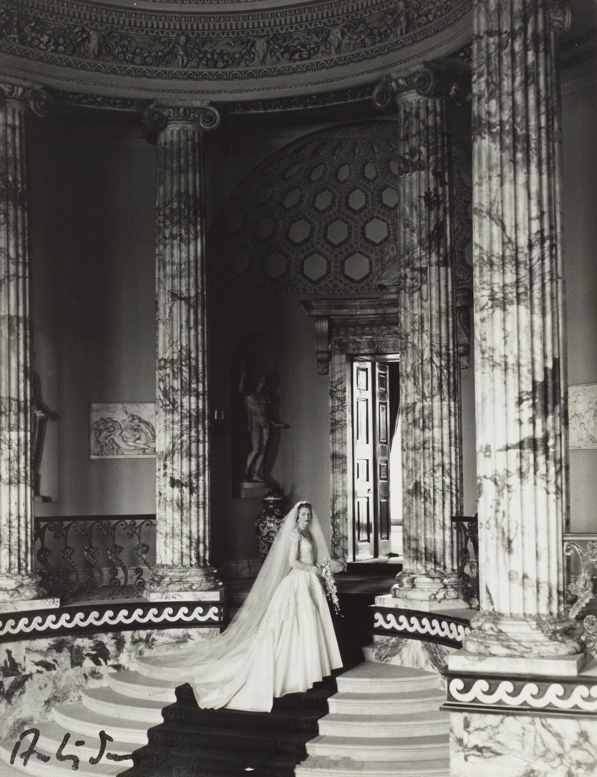 玛格丽特公主的前夫AntonyArmstrong-Jones曾于1956年4月