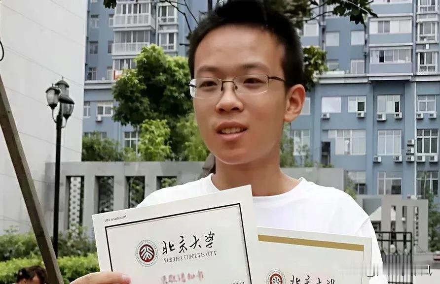 唐尚珺和全炫宇们屡次复读造成的后果终于还是来了！唐尚珺是高考总得分王，高考16