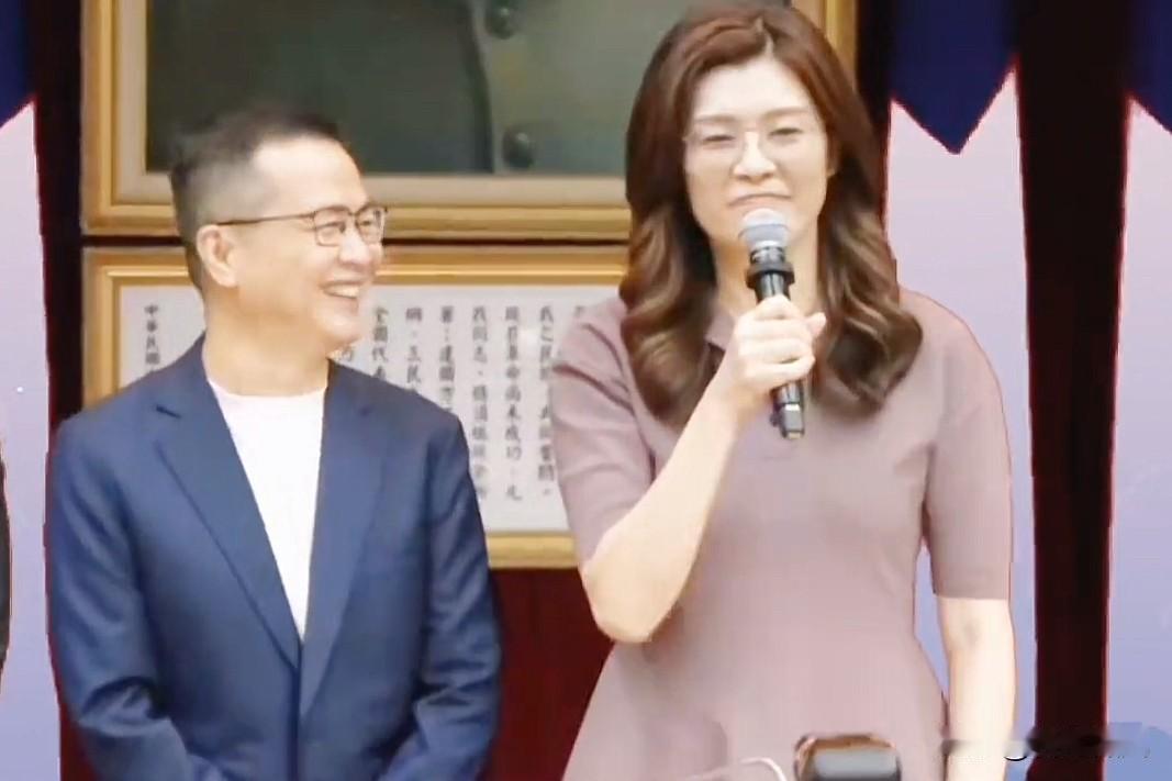 冰释前嫌！众大咖同台难得一现郑丽文、赵少康、黄国昌、傅昆萁难得凑一块出席活动。