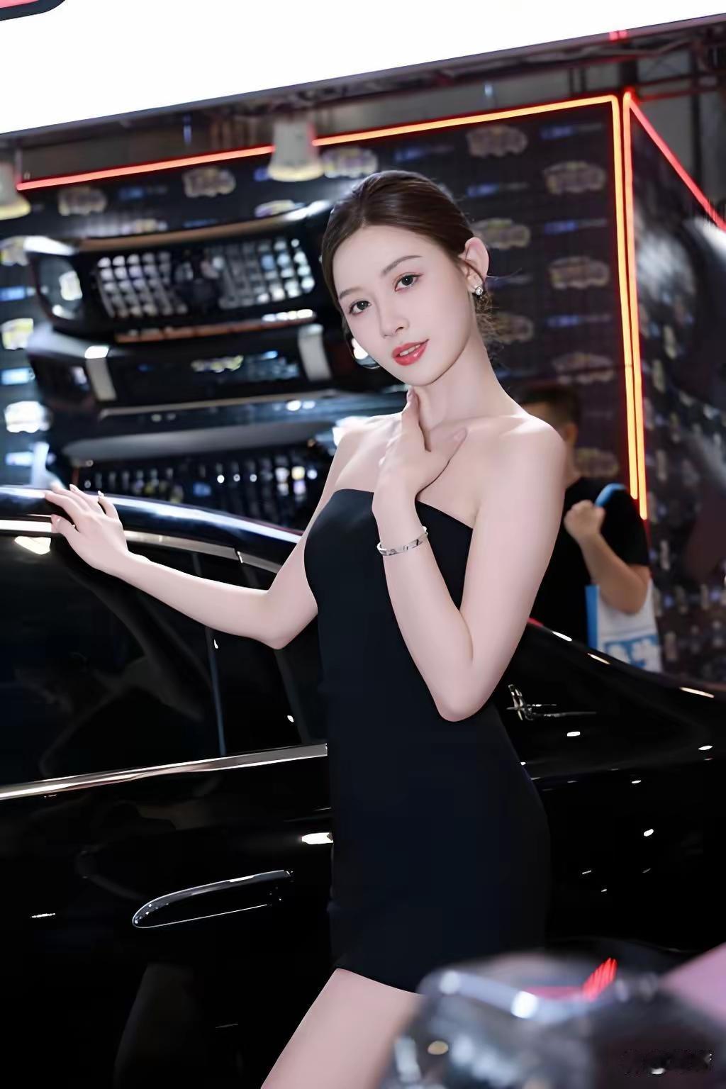 车模敏敏写真集车模写真照车模人像照片性感女车模汽车美人写真黑裙车模写真