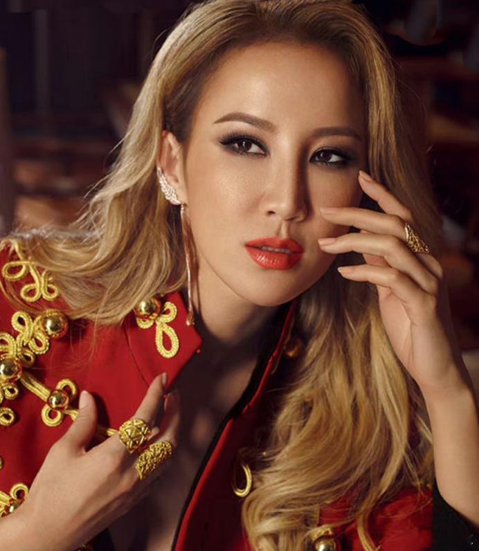李玟账号异常登陆已经去世的歌手李玟，她的网易云音乐账号被异常登录。这件事情，引发