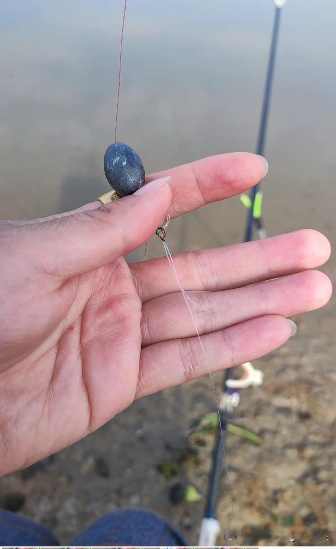 不管什么季节，我始终认为只要出了大太阳，鱼就喜欢在浅滩溜达。昨天跟一个钓友交