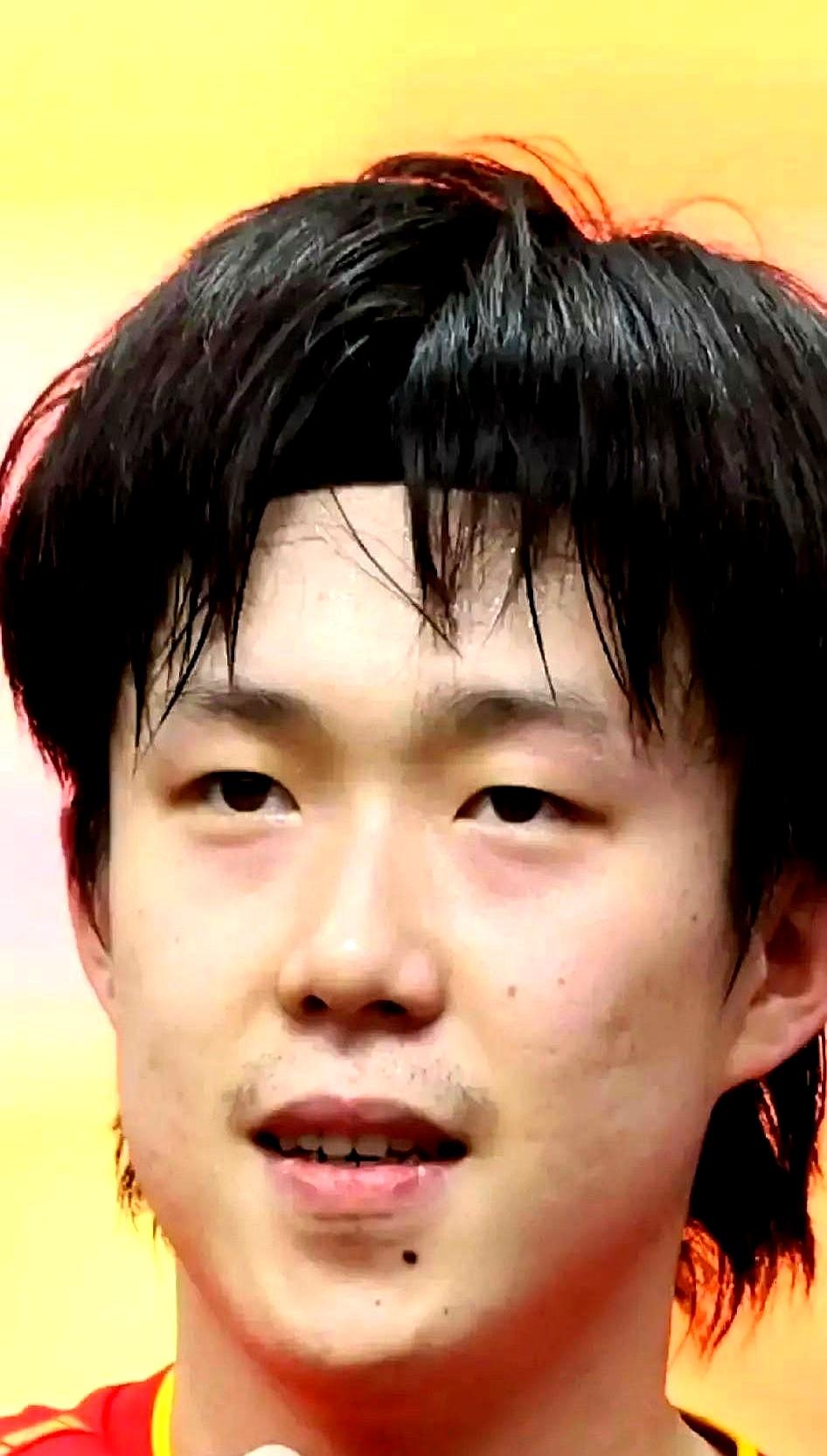 王楚钦全运会打完没几天就发了条长文。他把输球照片设为屏保自警，成都主动加