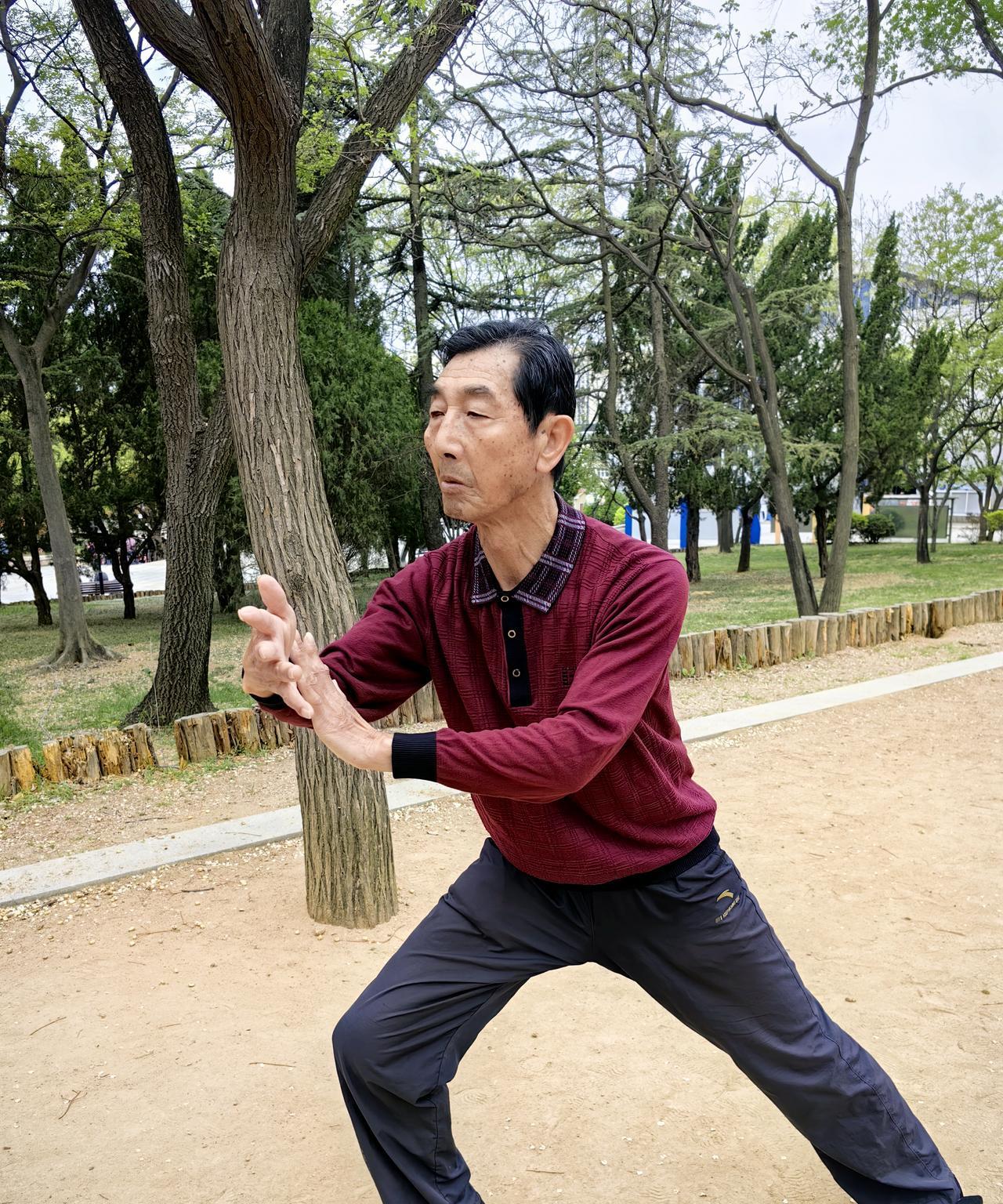 养老，其实是一种为自己想要的生活状态梁性崑老人出生于1941年，如今已85岁高